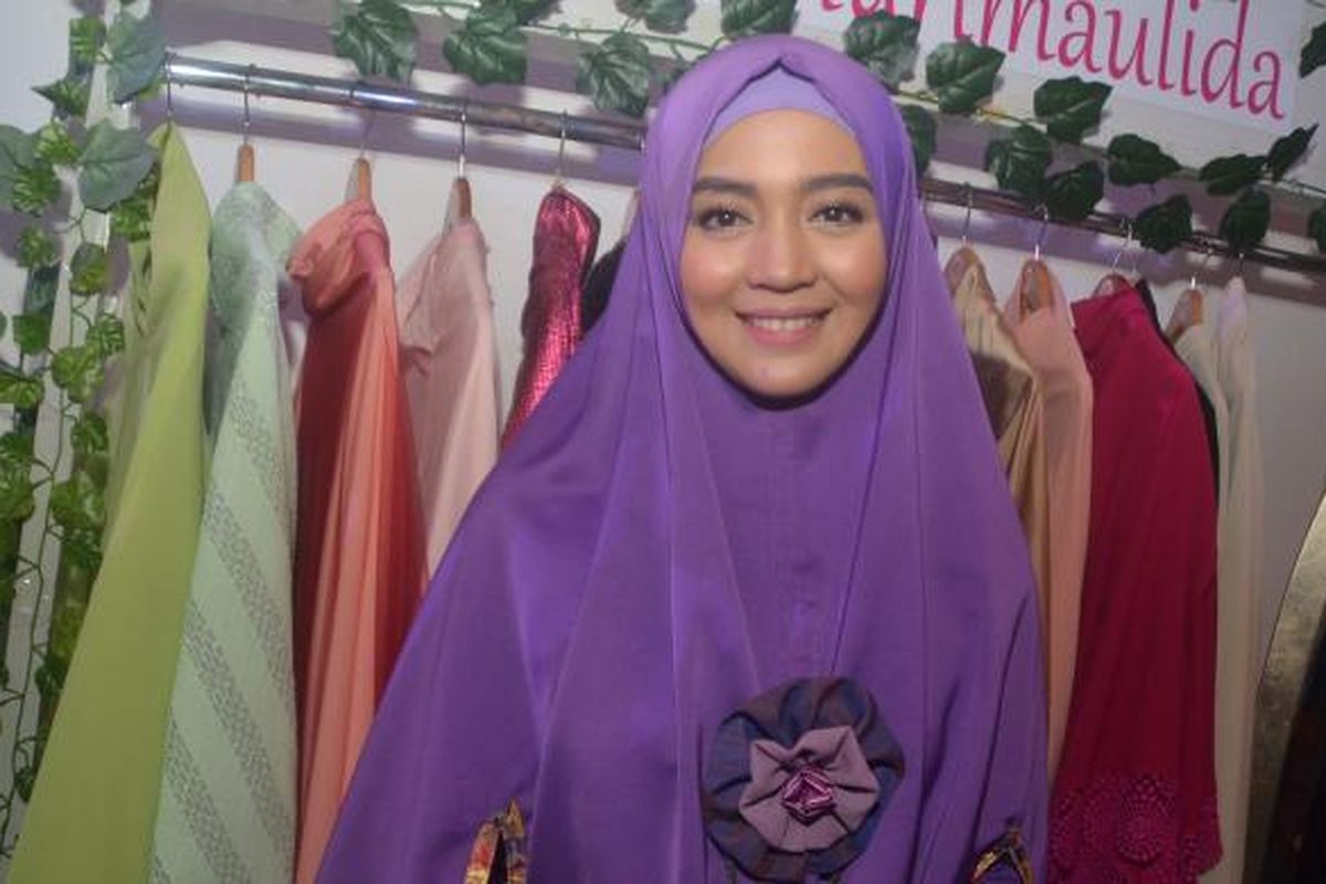 Artis sinetron Nuri Maulida saat menghadiri acara Hijab Day 2016, di Kota Kasablanka, Kuningan, Jakarta Selatan, Sabtu (9/4/2016).