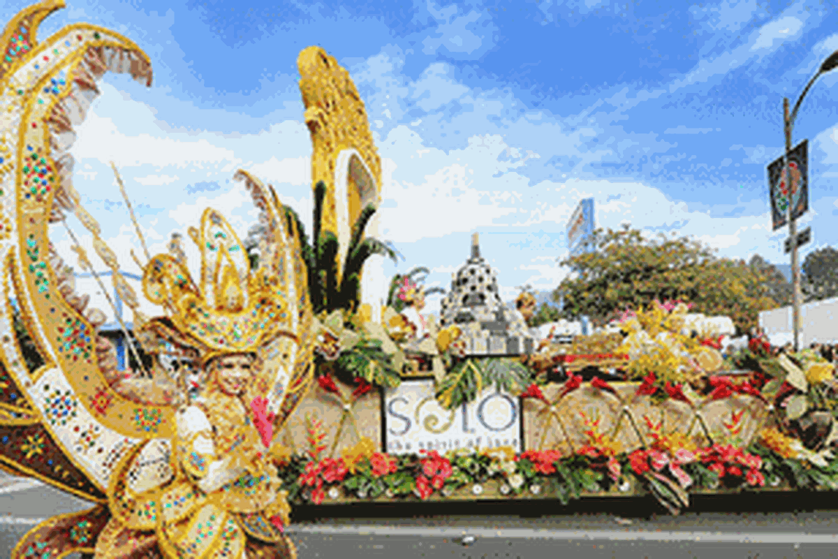 Dalam Tournament of the Roses 2013 di Pasadena, AS, kendaraan hias Indonesia menghadirkan tema Wonderful Indonesia dengan menampilkan tiga sosok wayang golek dalam kendaraan, yaitu Krisna, Arjuna dan Gatotkaca.
