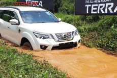 Uji Ketangkasan Nissan Terra di Medan Buatan