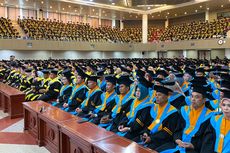 UT Wisuda 2.100 Lulusan, Wali Kota Madiun dan Tina Toon Jadi Inspirasi Pembelajar Tangguh 