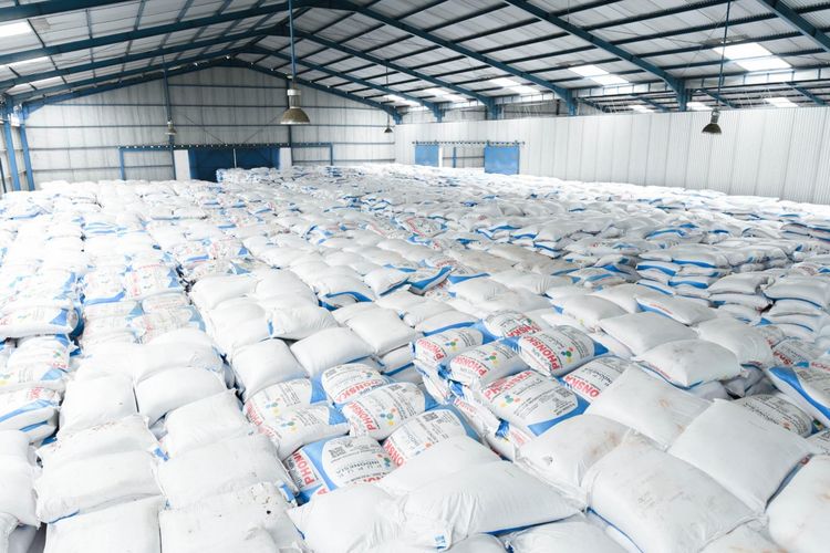 PT Pupuk Indonesia (Persero) menggelar Tebus Bersama Pupuk Subsidi dan sosialisasi i-Pubers di Kabupaten Lampung Tengah, Lampung (14/5/2025).

