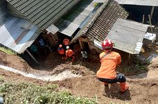 Pengerukan Kali di Jakbar Kembali Berjalan, Alat Dipasangi GPS agar Terpantau