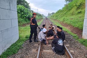 Ngabuburit di Kawasan Rel Kereta Api, Daop 8 Surabaya Ingatkan Ancaman Pidana