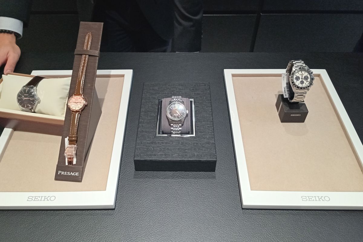 Koleksi ekslusif jam tangan dari Seiko Luxe yang ditampilkan di pop up store Mal Plaza Senayan, Jakarta, Rabu (28/2/2024).