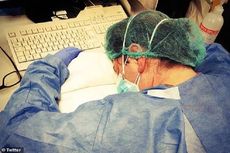 Perawat Italia yang Fotonya Tertidur Viral Mengaku Terinfeksi Virus Corona