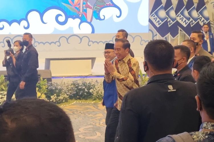 Zulkifli Hasan dampingi Jokowi saat Rakornas PAN di Semarang