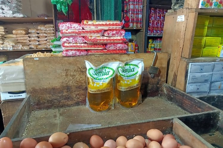 Sejak Subsidi Berlaku, Ketersediaan Minyak Goreng di Pasar Ciputat Minim 