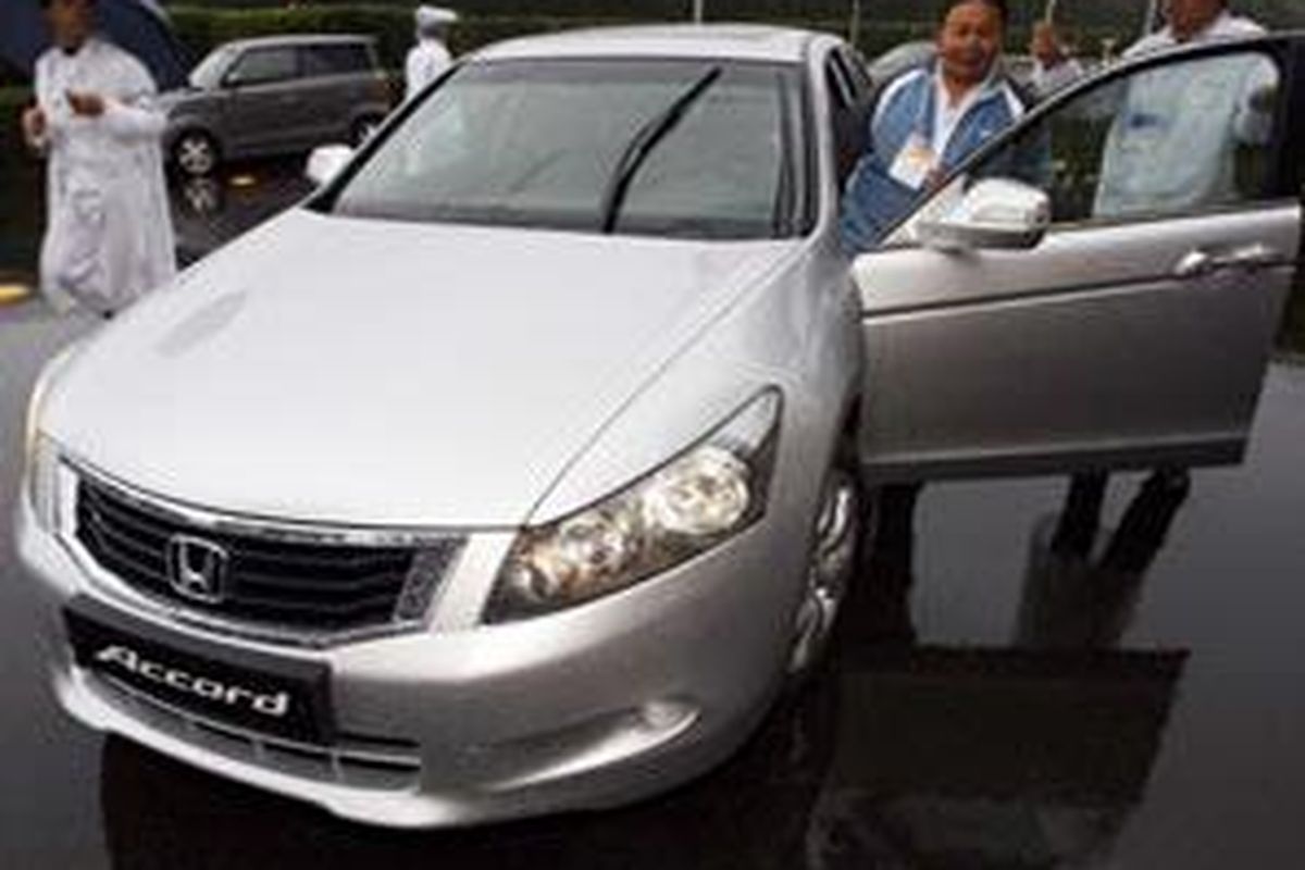 Wartawan Kompas, Markus Suprihadi saat mendapat kesempatan untuk menjajal performa New Honda Accord di sirkuit Motegi, Jepang, akhir Oktober 2007 lalu.
