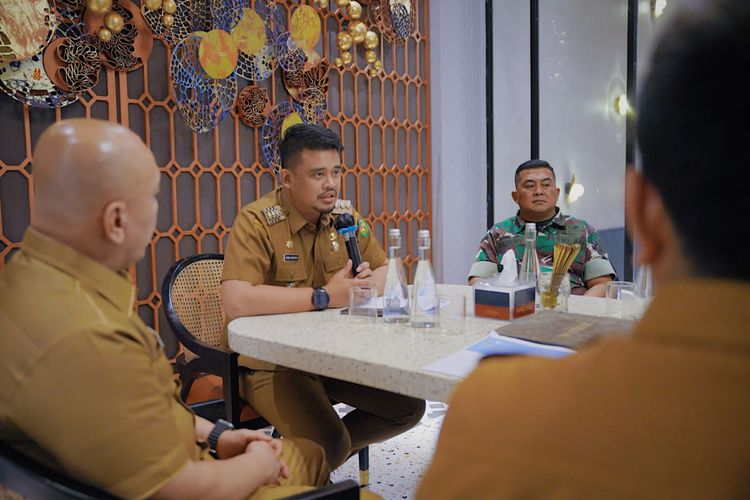 Wali Kota Medan Bobby Nasution saat menerima audiensi Paper.id di Interlokal Restaurant, Jalan Teuku Cik Ditiro, Selasa (6/12/2022).

