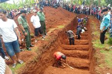 Isak Tangis Iringi Pemakaman Korban Kecelakaan di Tanjakan Emen