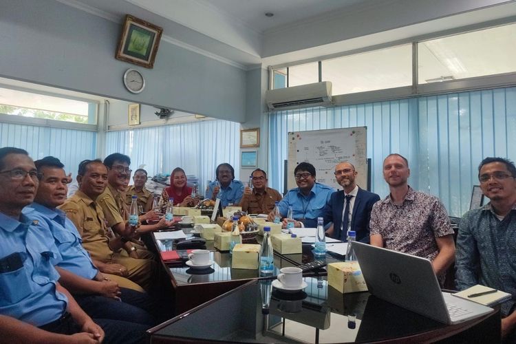 Wali Kota Semarang Hevearita Gunaryanti Rahayu memimpin pertemuan dengan Tim Urban Water Catalyst Initiative (UWCI) dari GIZ - Jerman dan WWX - Belanda di Kantor Perumda Air Minum Tirta Moedal, Senin (4/3/2024).