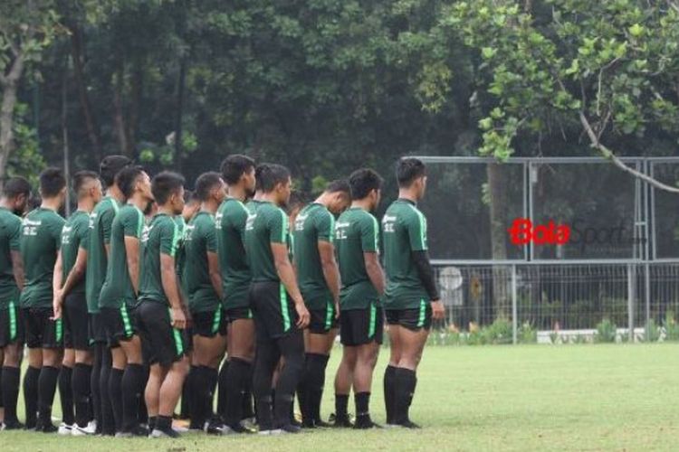 Latihan timnas Indonesia U-22 di lapangan ABC, Senayan, Jakarta, Rabu (9/1/2019).
