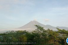 Gunung Semeru Erupsi 18 Kali Hari Ini, Keluarkan Kolom Asap hingga 700 Meter