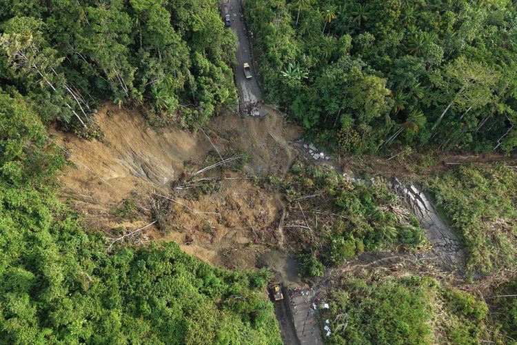 Longsor di Jalan Trans Papua, BBPJN Papua Gerak Cepat Tangani dan Buka Jalur Alternatif