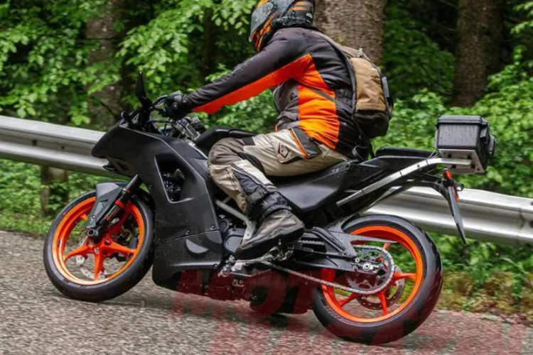 KTM RC 390 terbaru