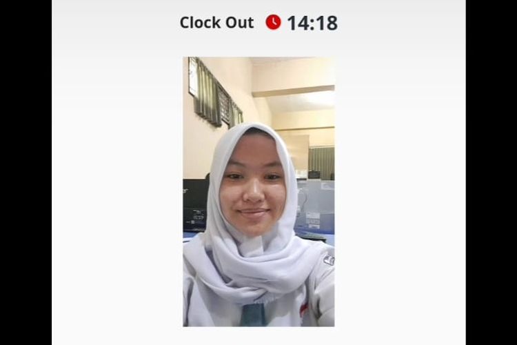 Siswa SMAN 3 Yogyakarta perlu selfie saat melakukan presensi.