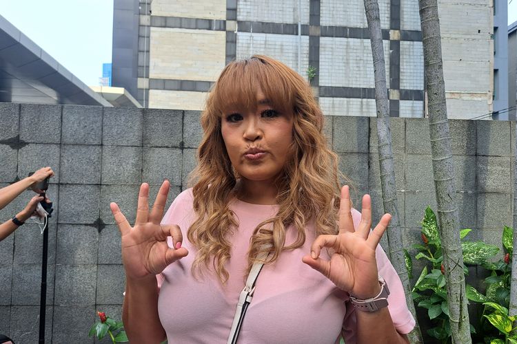 Pinkan Mambo Ungkap Alasan Ngamen di Jalan, Kejar Target Rp 100 Juta untuk Sekolah Anak