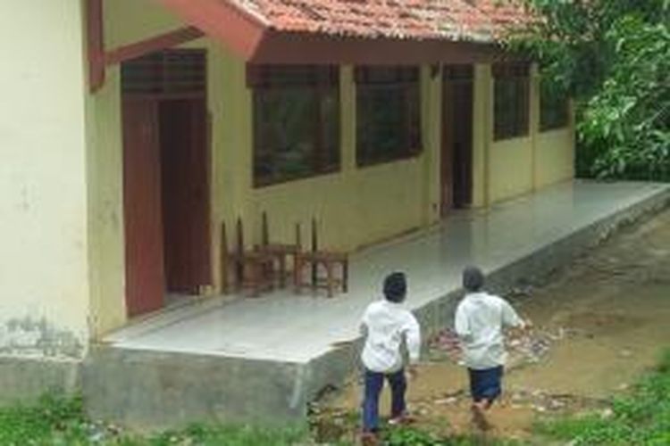 SMP Ma'arif XI Desa Panaan, Kecamatan Palengaan. BSM di sekolah ini dipotong Rp 550.000 dan sudah dikembalikan setelah menuai protes dari wali murid.