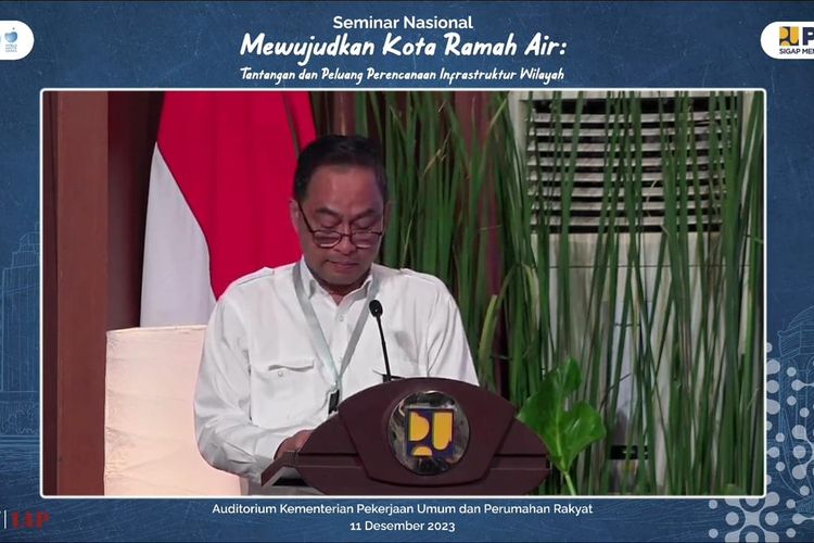 Seminar Nasional bertema Mewujudkan Kota Ramah Air: Tantangan Dan Peluang Perencanaan Infrastruktur Wilayah di Kantor Kementerian PUPR, Jakarta, Senin (11/12/2023).