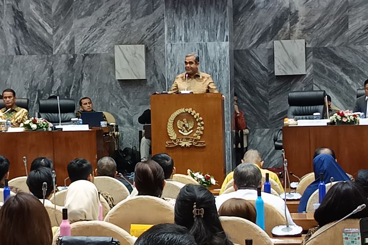 Ketua Fraksi Gerindra Ahmad Muzani di Gedung DPR, Senayan, Jakarta, Selasa (25/6/2024). 