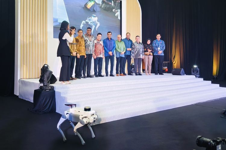Indosat Ooredoo Hutchison (Indosat atau IOH), bersama Nokia dan NVIDIA, meresmikan AI-RAN Research Center di Surabaya, Jawa Timur, Rabu (12/11/2025) siang. AI-RAN Research Center merupakan sebuah pusat pengembangan jaringan Radio Access Network (RAN) berbasis kecerdasan artifisial (AI). 