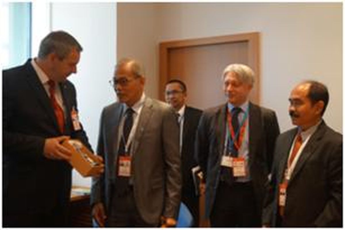 Sekretaris Jenderal Kementerian Pertanian, Hari Priyono, memimpin delegasi Indonesia pada sidang FAO Conference ke-39 di Kantor Pusat FAO, Roma, Italia, 6–13 Juni 2015.