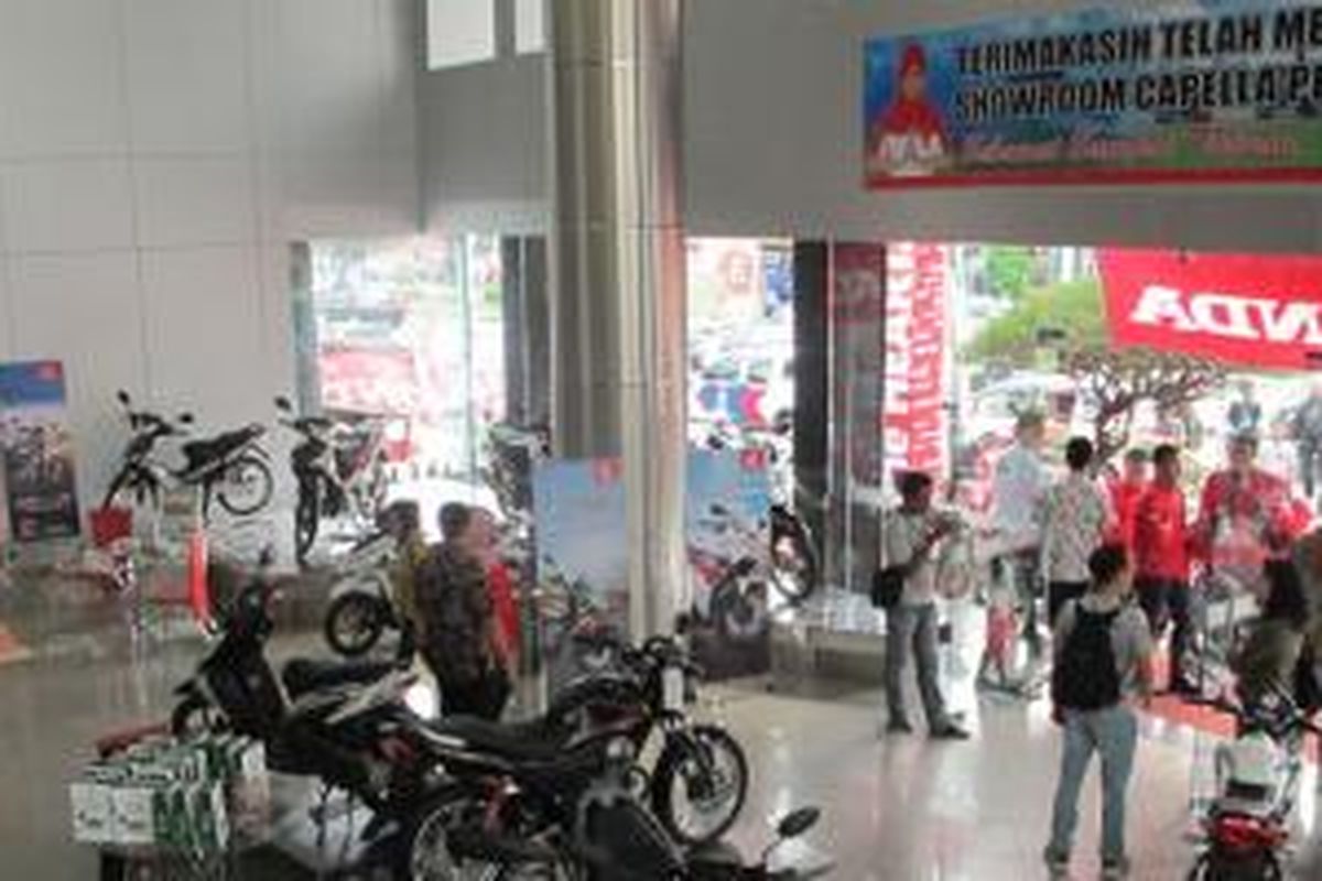 Suasana dealer utama Aceh, Capella Dinamik Nusantara.