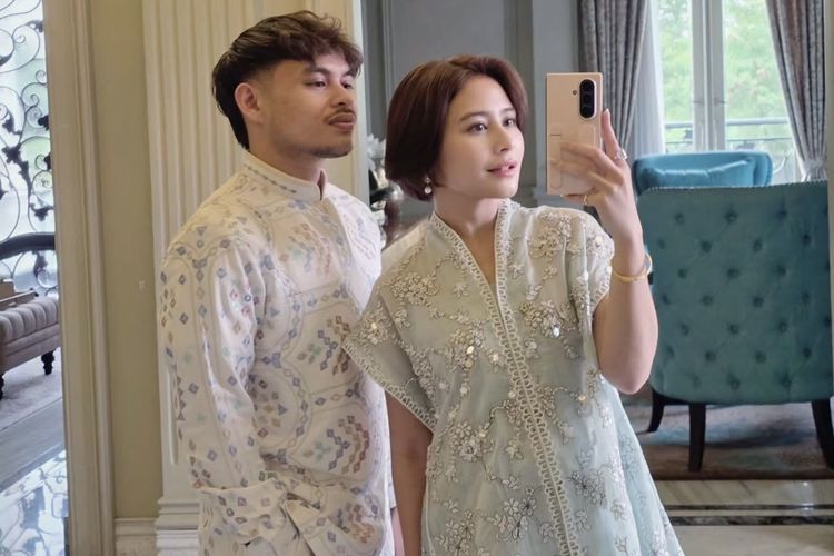 Busana Prilly Latuconsina dan keluarga di momen Lebaran 2026. 