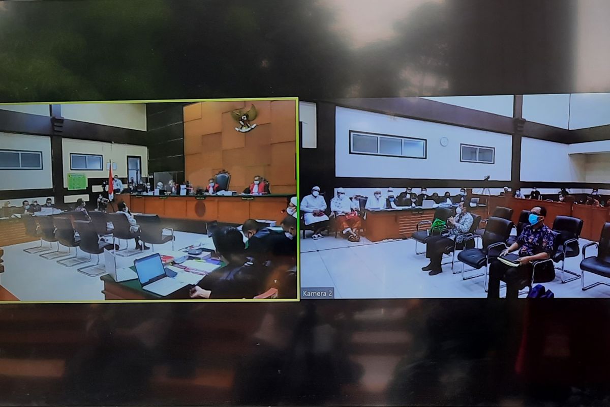 Pengadilan Negeri (PN) Jakarta Timur melanjutkan sidang kasus kerumunan di Petamburan, Jakarta Pusat; dan Megamendung, Kabupaten Bogor; dengan terdakwa Rizieq Shihab pada hari ini, Kamis (29/4/2021).