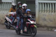 Begini Posisi Membonceng Anak yang Aman Saat Naik Motor