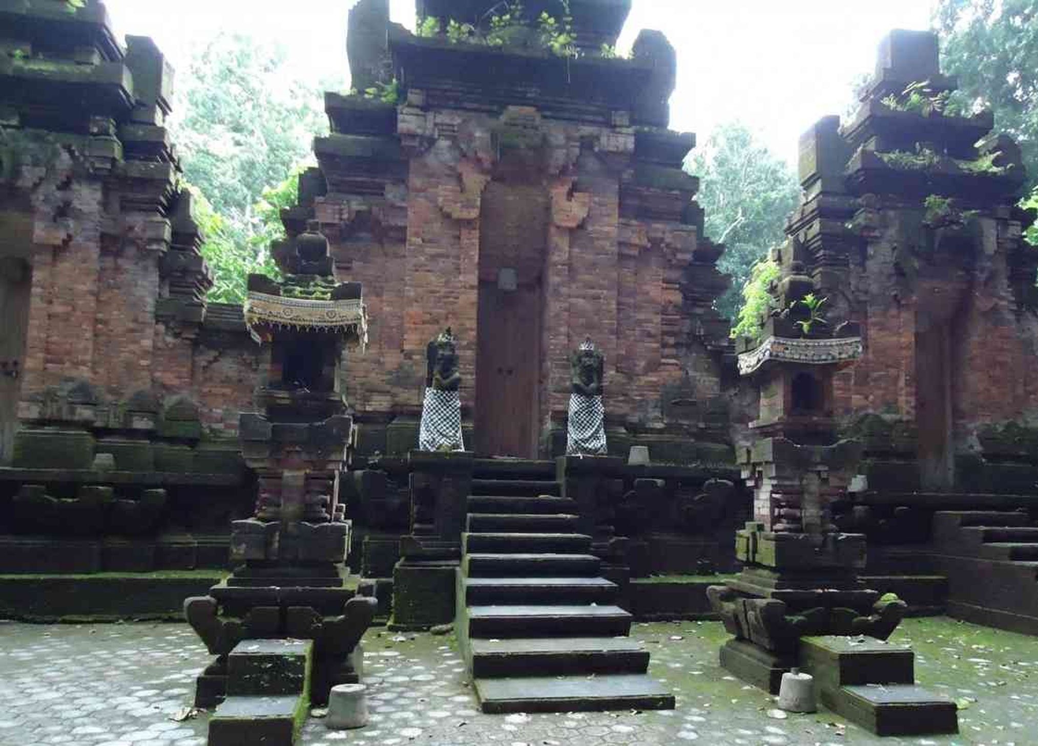 Situs Pura Kawitan di Area Taman Nasional Alas Purwo (Sumber: Andi Setyo Pambudi)