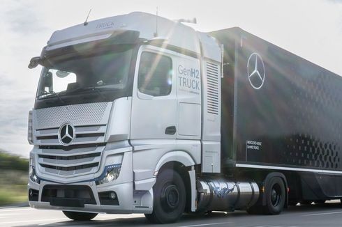 Truk Hidrogen Mercedes GenH2 Uji Coba Pada Pelanggan
