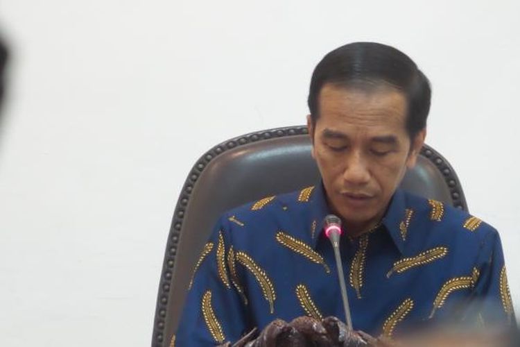 Presiden Joko Widodo saat memimpin rapat terbatas membahas perhutanan sosial di Kantor Presiden, Jakarta, Rabu (21/9/2016).