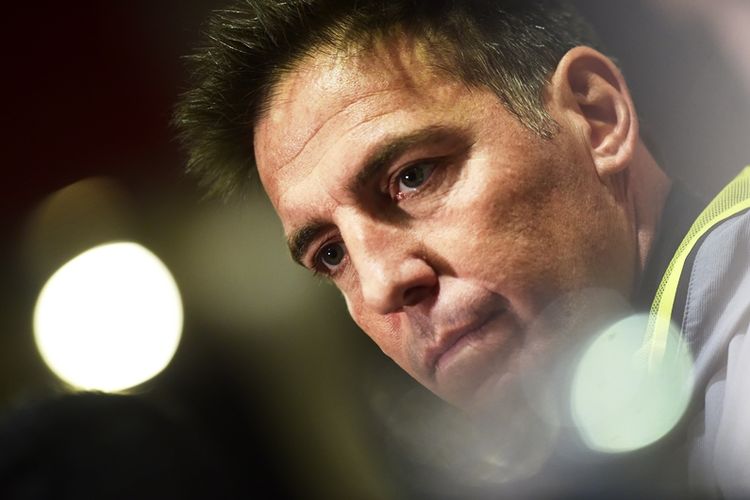 Sevilla mengangkat Eduardo Berizzo sebagai pelatih baru mereka. Pelatih asal Argentina tersebut sebelumnya melatih Celta Vigo. 