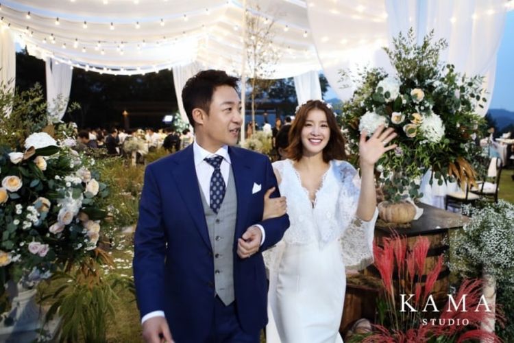Lee Si Young menikah dengan seorang pengusaha bernama Cho Seung Hyun.
