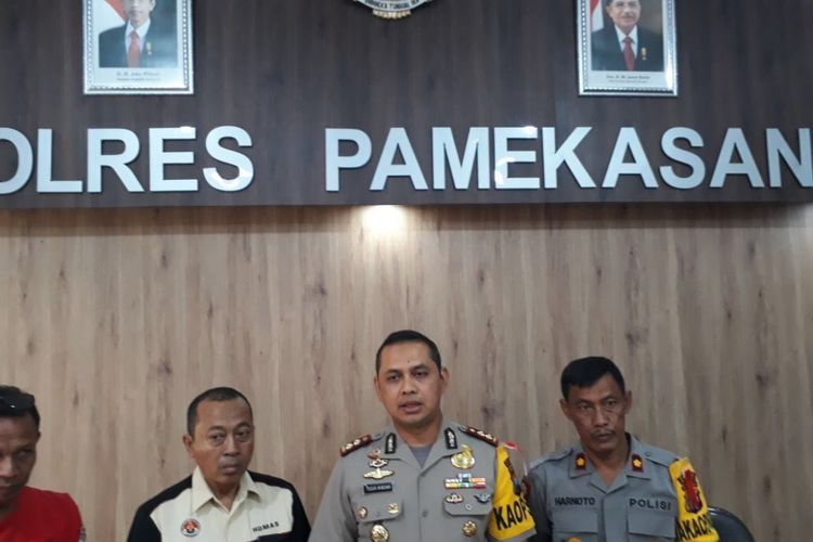 Kepala Polres Pamekasan, AKBP Teguh Wibowo bersama Kasubag Humas Polres Pamekasan AKP Osa Maliki.