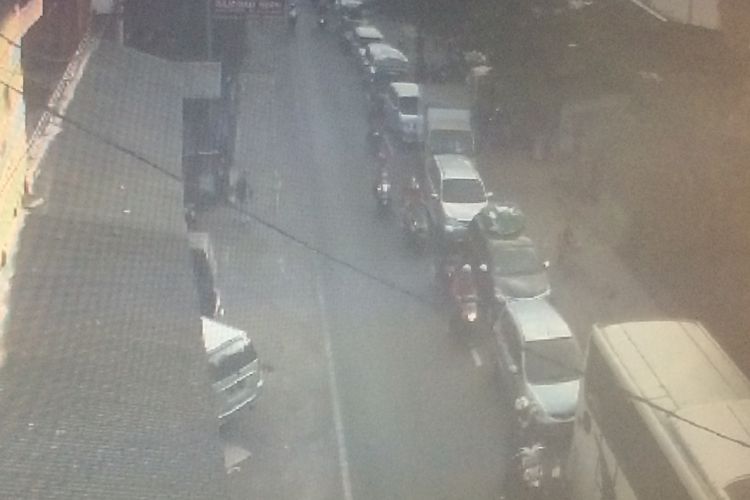 Kondisi arus lalu lintas di depan Pasar Limbangan Garut terlihat ramai padat Rabu (13/6/2018).