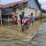 Cerita Yaroh, Sepekan Susuri Banjir Demak Kirim Makanan untuk Ibu