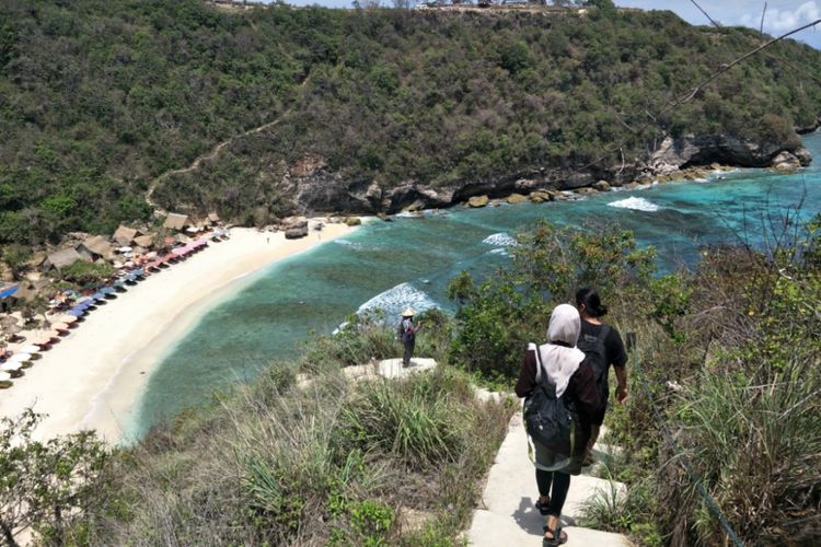 Pantai Atuh yang terletak di Pejukutan, Nusapenida, Kabupaten Klungkung, Bali. Foto diambil pada Minggu (11/11/2018).