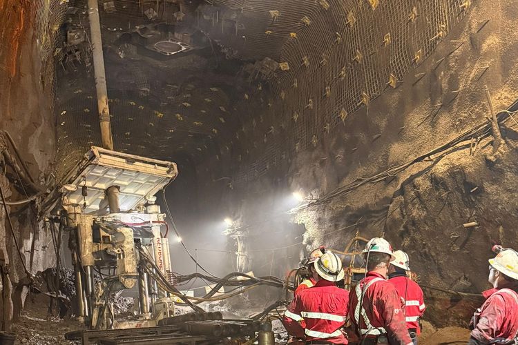 Aktivitas Produksi Freeport Dihentikan, Bahlil: Fokus Evakuasi 7 Pekerja yang Terjebak di Tambang Grasberg