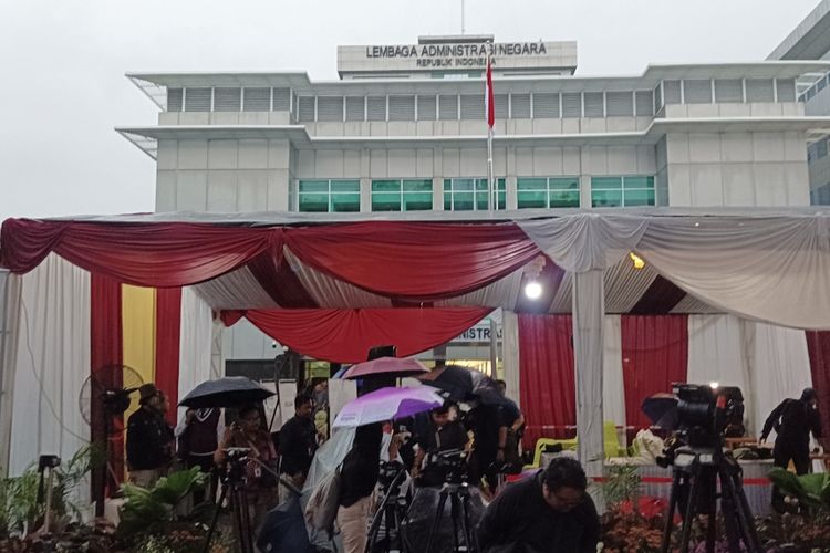 Suasana di TPS 10 Gambir, Jakarta Pusat tempat Presiden Joko Widodo dan Ibu Iriana Joko Widodo memberikan hak suara untuk Pemilu 2024, Rabu (14/2/2024).