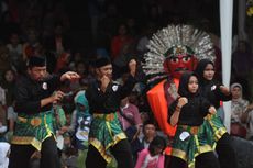 Kembang Api dan Gambang Kromong Meriahkan Malam Tahun Baru di Setu Babakan