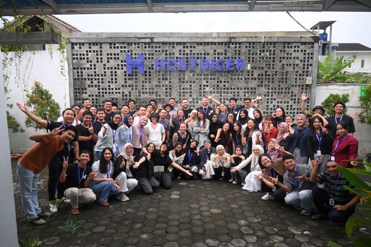 Tim Hostinger yang siap mendukung berbagai macam kebutuhan digital pelanggan. 