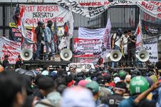 [POPULER OTOMOTIF] Pintu Tol Dalam Kota Ditutup, Daftar Motor Listrik