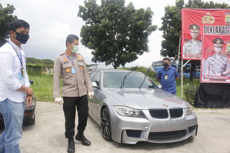 Ini Status Kepemilikan 7 Mobil Yang Parkir Setahun Lebih Di Bandara Hingga Kena Biaya Rp 893 Juta Halaman All Kompas Com