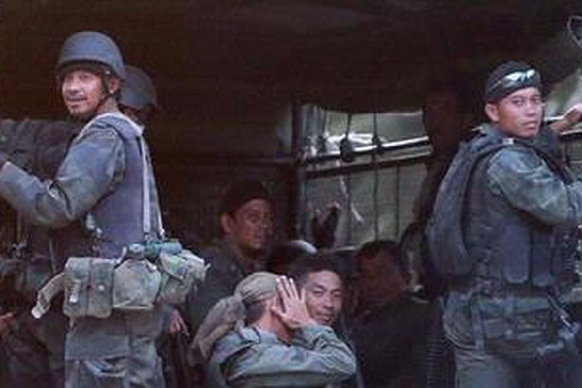 Pasukan khusus Malaysia sedang menuju kawasan Lahad Datu, Sabah untuk memburu kelompok bersenjata Sulu. Pemerintah Malaysia secara resmi sudah menolak ajakan gencatan senjata yang dilayangkan Sultan Sulu, Jamalul Kiram III.