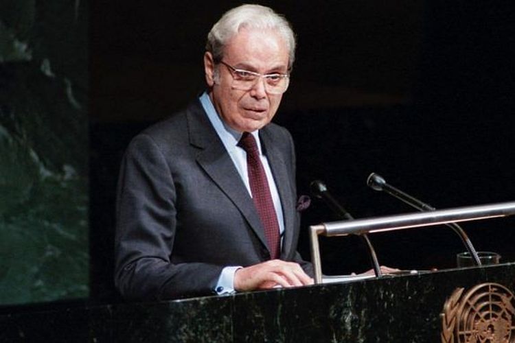 Diplomat Peru Javier Pérez de Cuéllar. [Via Newsblare.com]