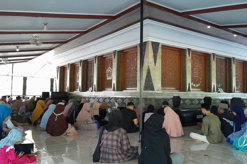 9 Makam Wali Songo di Indonesia, Lokasi Wisata Religi Saat Ramadhan