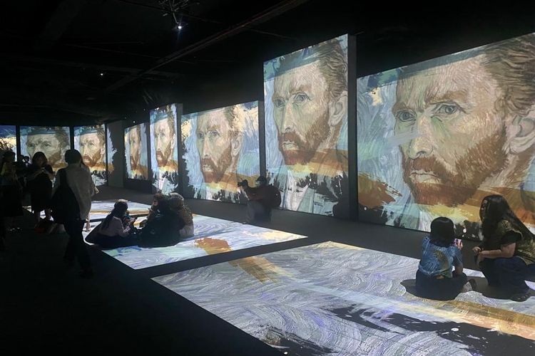 Pameran Van Gogh Alive yang resmi dibuka di Mal Taman Anggrek, Jakarta Barat, pada Jumat (7/7/2023). Pameran ini akan berlangsung hingga 9 Oktober 2023 mendatang