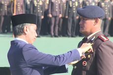 Jokowi Anugerahkan Bintang Bhayangkara Nararya Tiga Personel Polisi di HUT Ke-76 Bhayangkara